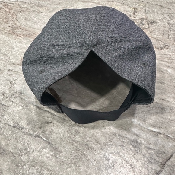 Under Armour Baseball Caps - Set of 4 - Picture 7 of 9